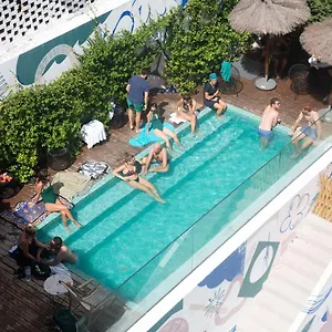 Selina Secret Garden Hostel Lissabon